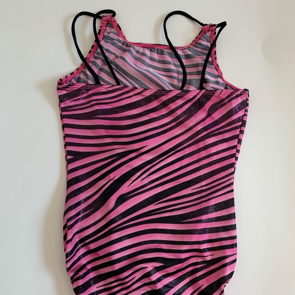Pink and black zebra print Leo - Picture 2 of 2